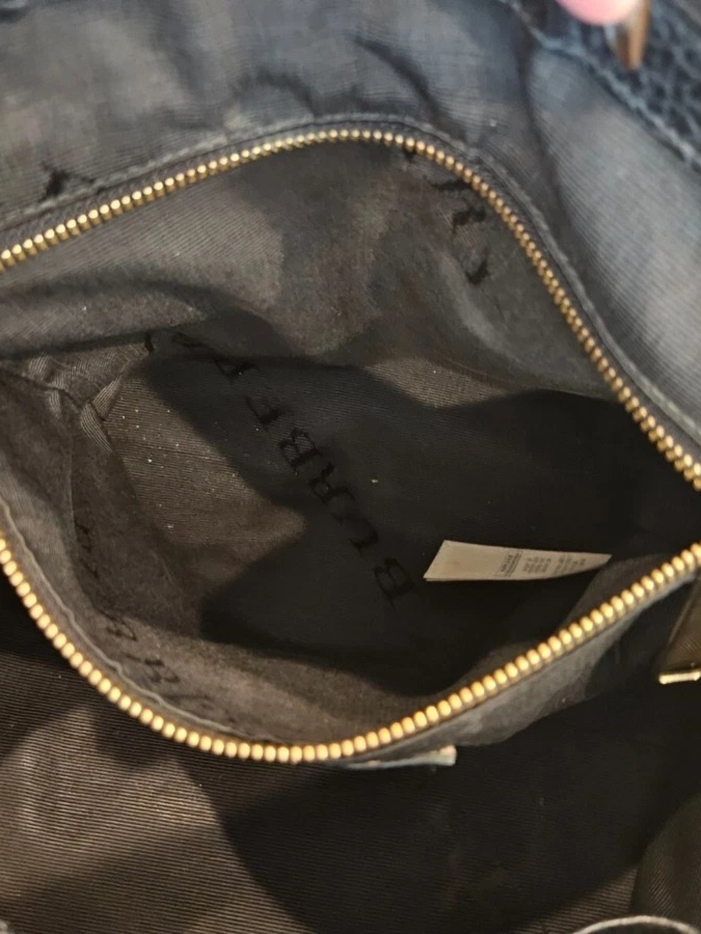 AUTHENTICATED Burberry Heritage Grain Leather Gladstone in Black - Picture 14 of 16